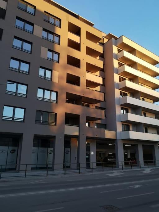 M&M1 Studio Apartment Near Center With Free Parking - Ac Caşonia Exterior foto
